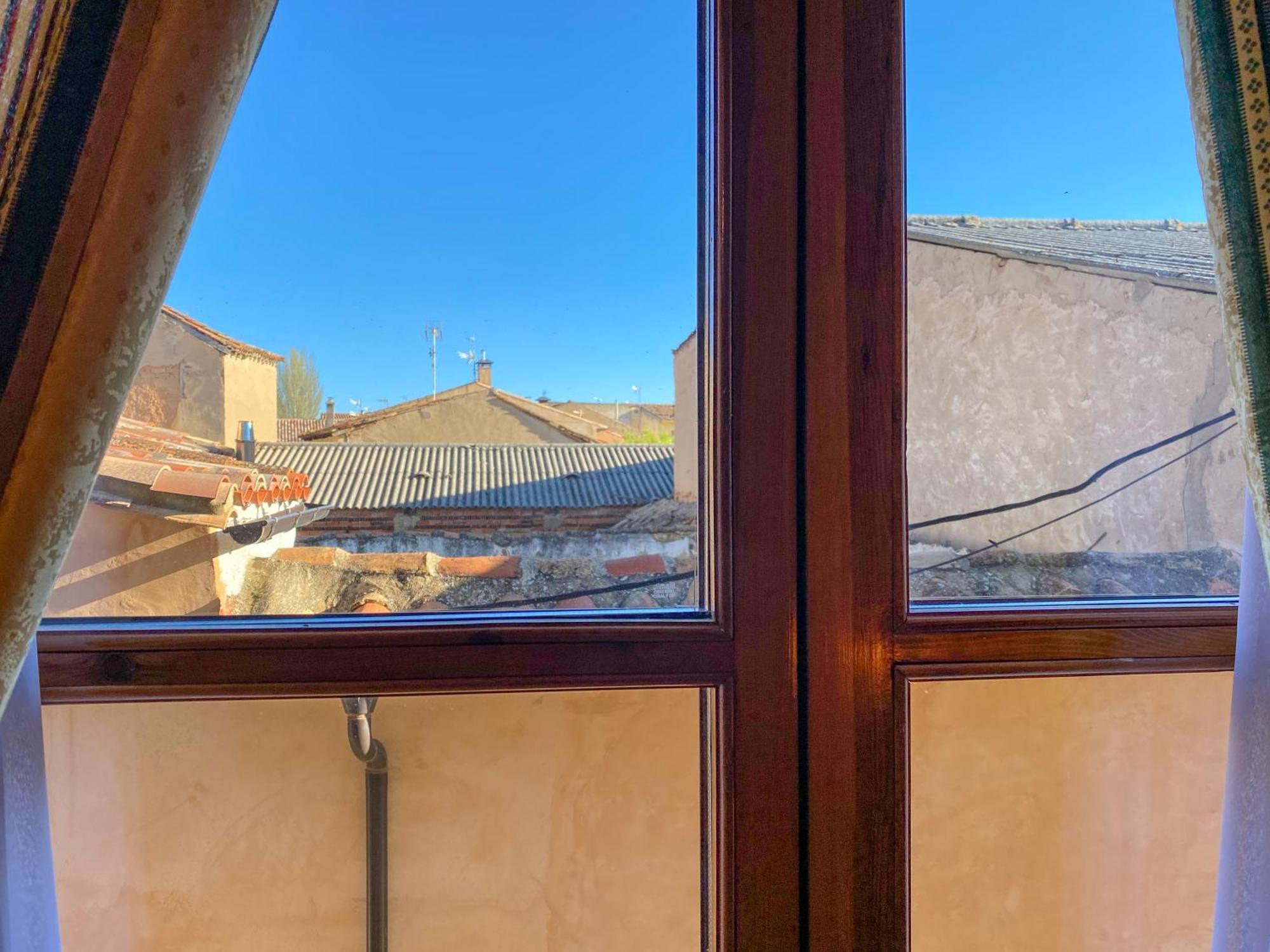 Posada Los Leones Berlanga de Duero Esterno foto