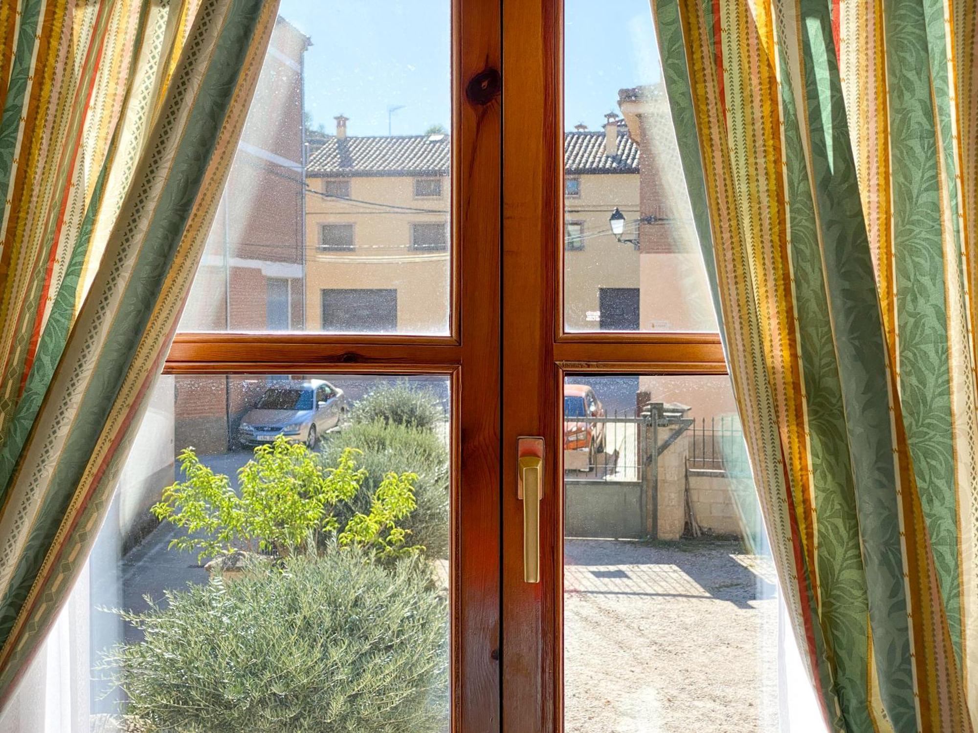 Posada Los Leones Berlanga de Duero Esterno foto